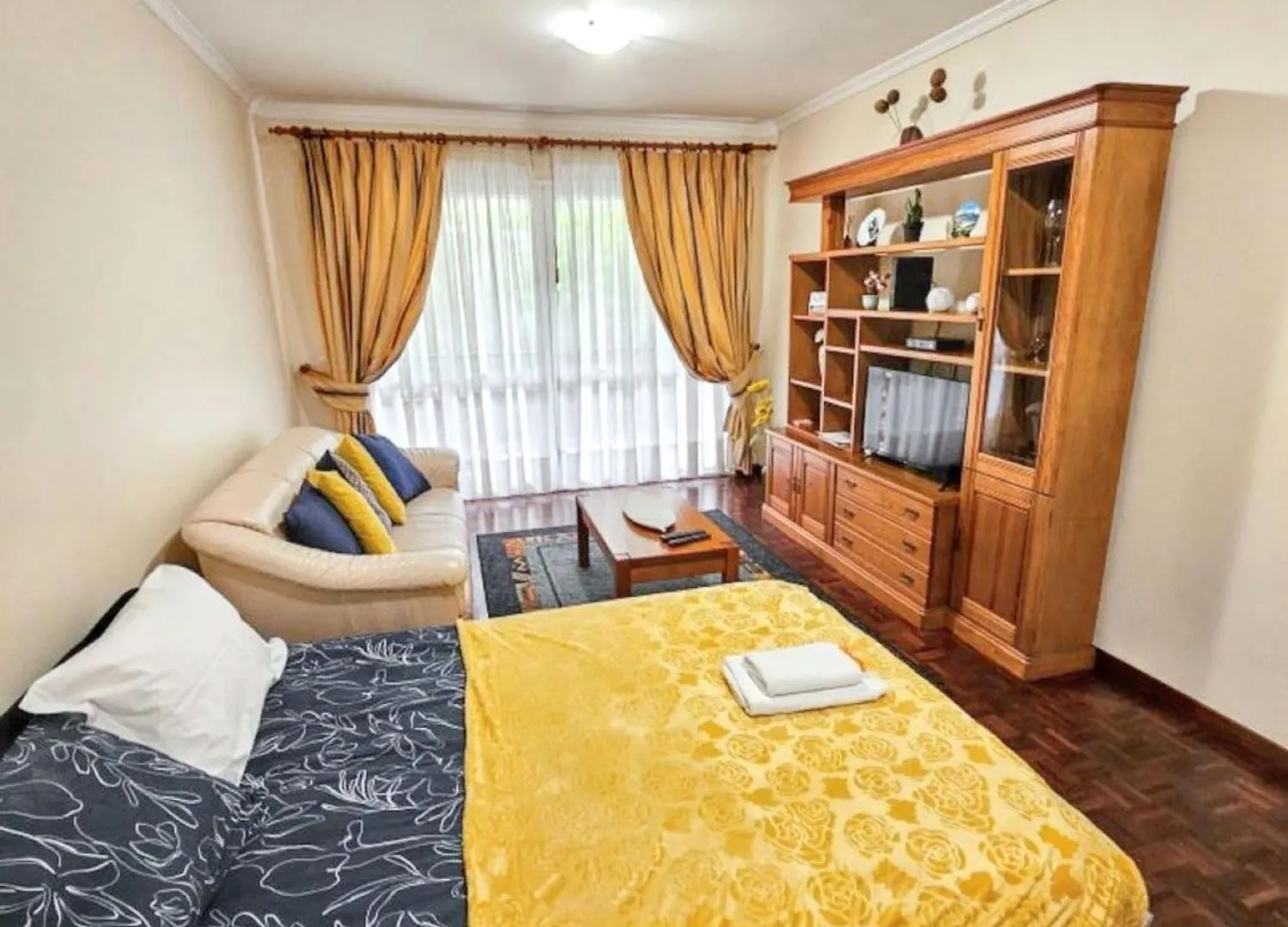 Charming Apartment In Funchal With Balcony And View