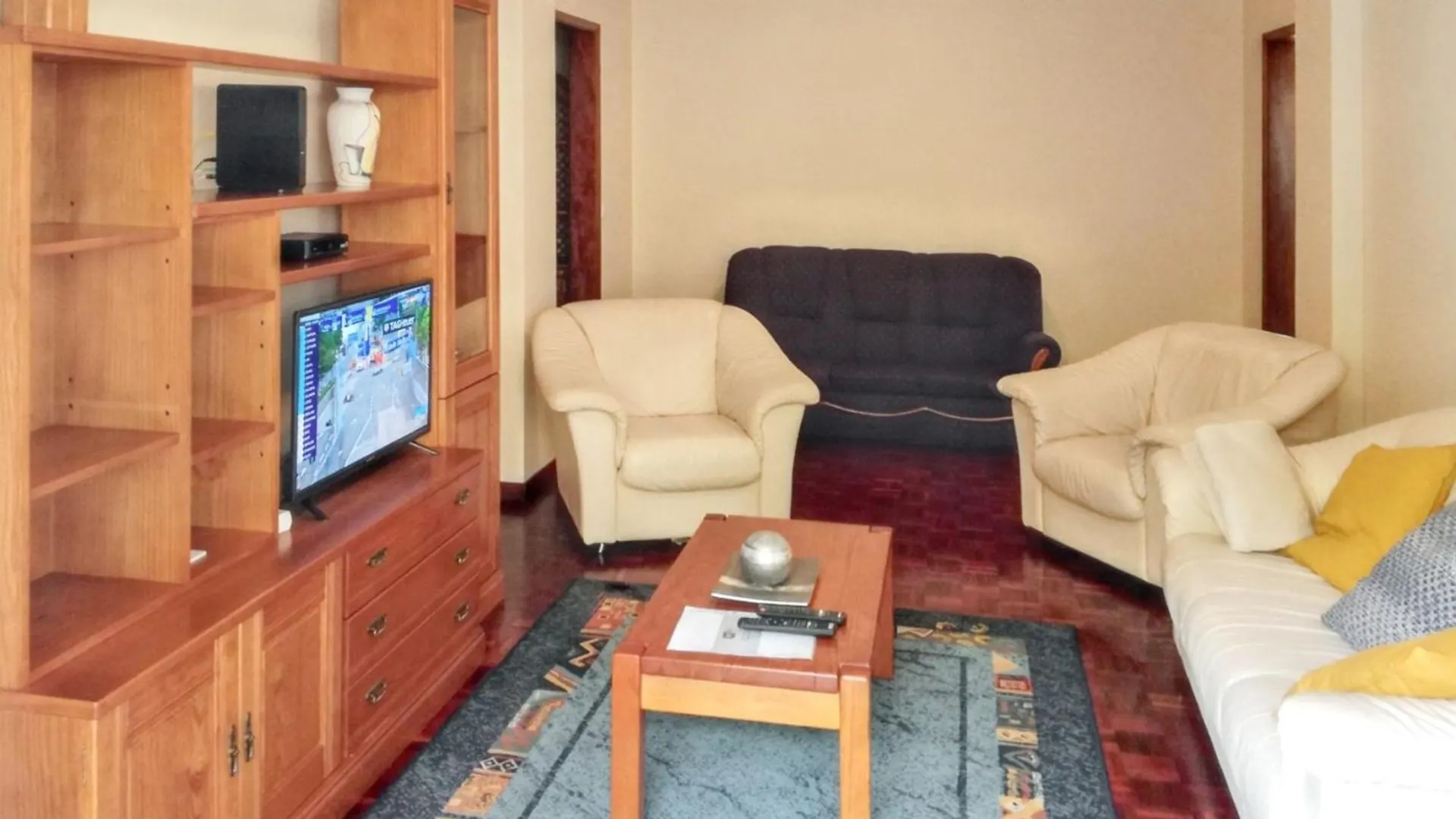 Charming Apartment In Funchal With Balcony And View